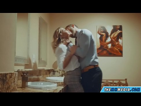 ❤️ Wanneer een rondborstige blondine je verleidt in een openbaar toilet ️ Sluts at nl.robosexshop.ru ☑